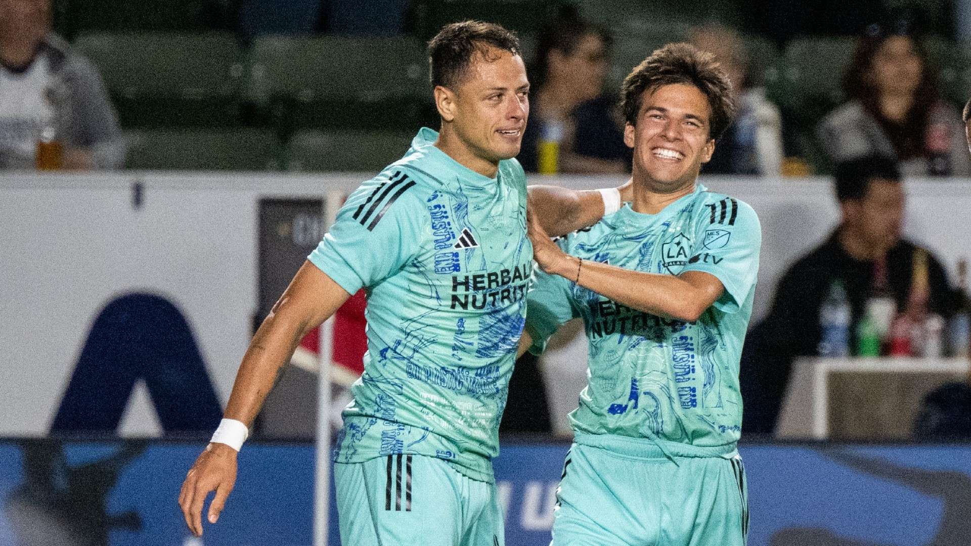 曹萨在更衣 曹萨在更衣